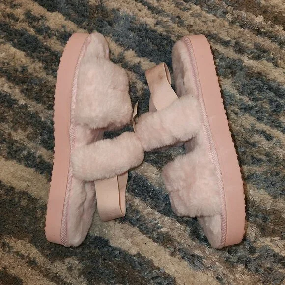 Aeropostale Plush Slippers || sz10 || NWT - Picture 2 of 7